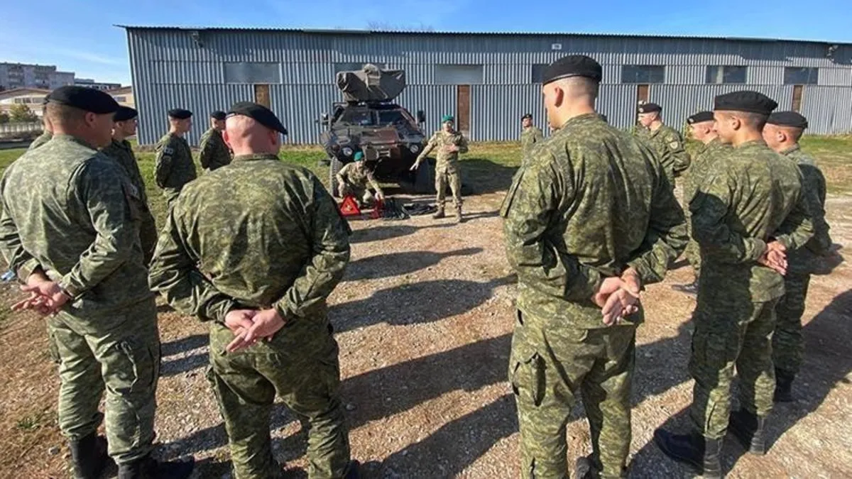 Mehmetçik’ten Kosovalı askerlere “Cobra” eğitimi